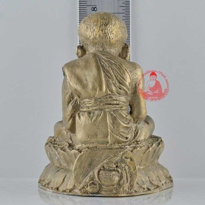 龙莆托金身，Ajahn KhangSeng 和十八位个大师加持（佛历2559）