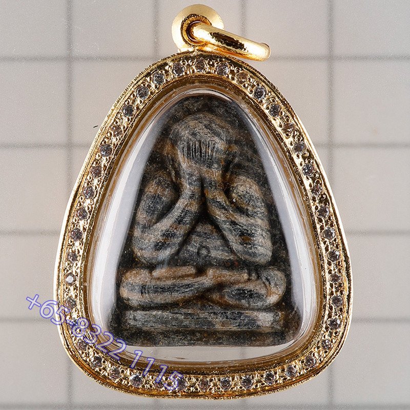 1st Batch LP Pae 2513 Phra Pidta, G-pra Cert, Italy Gold Casing