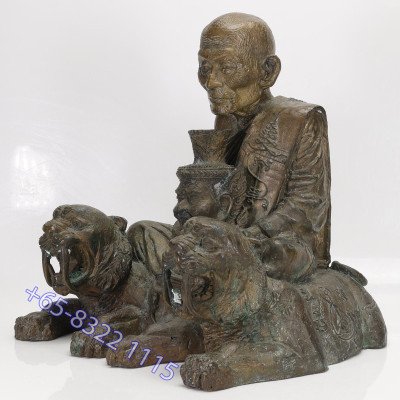 1st Batch Made 1999 S/n:1395 LP Kalong Seating Tiger Statue 2550 Wat Khao Laem