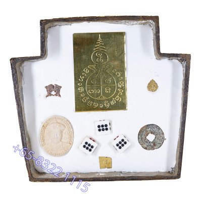 编号:18 阿赞 苏宾 赌神二哥丰 金身 第二 版 佛历2560 贴金 作 399尊